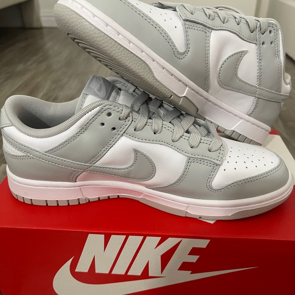 Nike Classic Gray and White Low-Tops